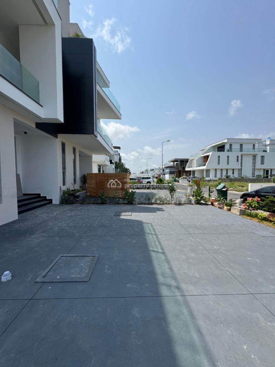 Aesthetically Pleasing 4 Bedroom Semi-detached Duplex with a Garden, Cowrie Creek Estate, Ikate, Lekki, Lagos, Semi-detached Duplex for Sale