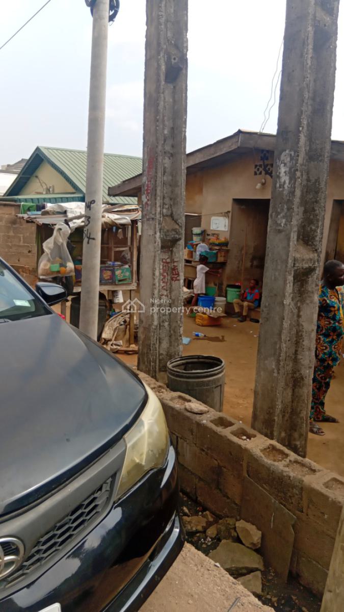 Demolishable Bungalow on 462sqm Land Along Isheri Magodo Road, Bankole Street, Before Magodo Phase 1 Gate, Magodo Road, Gra Phase 1, Magodo, Lagos, Residential Land for Sale