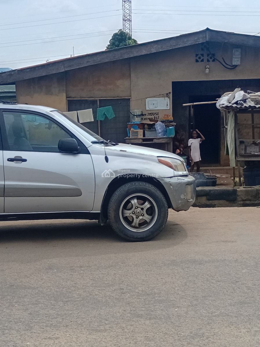 Demolishable Bungalow on 462sqm Land Along Isheri Magodo Road, Bankole Street, Before Magodo Phase 1 Gate, Magodo Road, Gra Phase 1, Magodo, Lagos, Residential Land for Sale