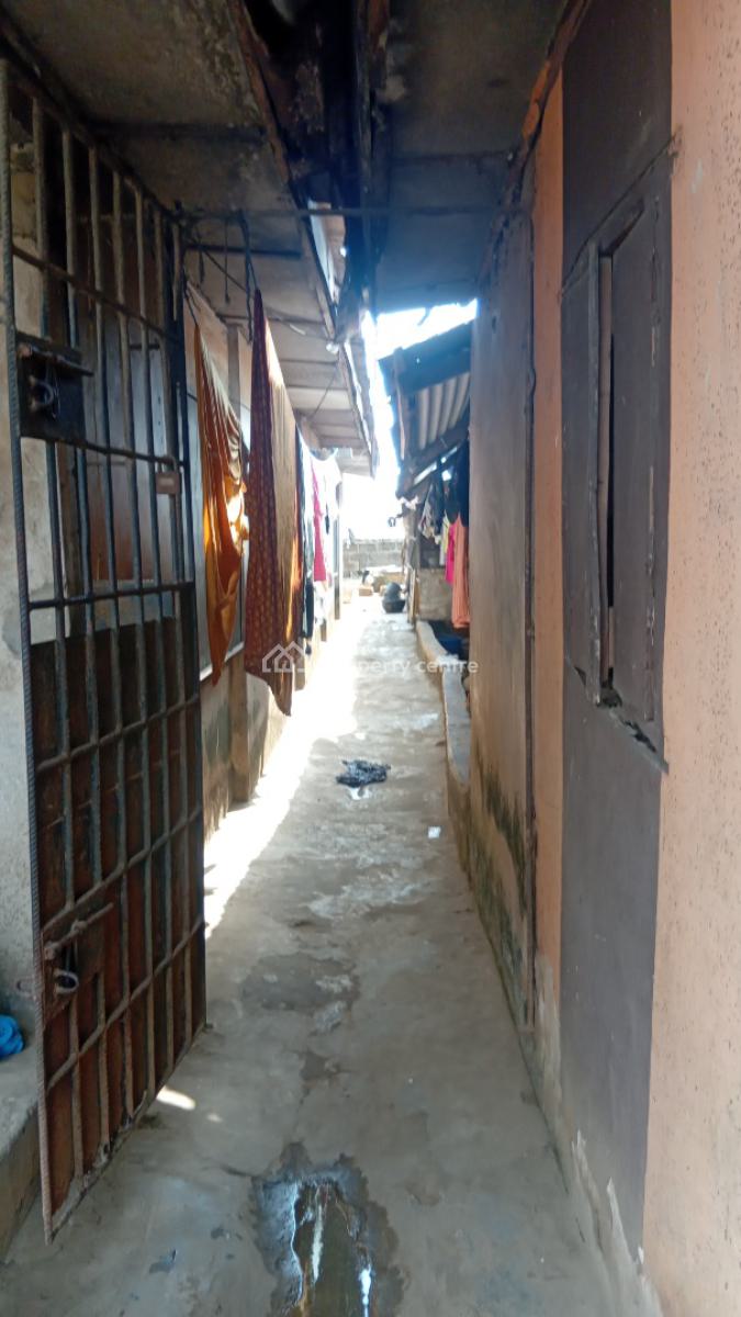 Demolishable Bungalow on 462sqm Land Along Isheri Magodo Road, Bankole Street, Before Magodo Phase 1 Gate, Magodo Road, Gra Phase 1, Magodo, Lagos, Residential Land for Sale
