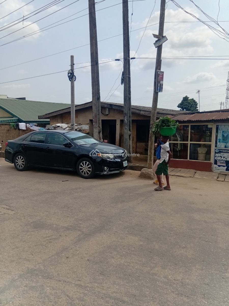 Demolishable Bungalow on 462sqm Land Along Isheri Magodo Road, Bankole Street, Before Magodo Phase 1 Gate, Magodo Road, Gra Phase 1, Magodo, Lagos, Residential Land for Sale
