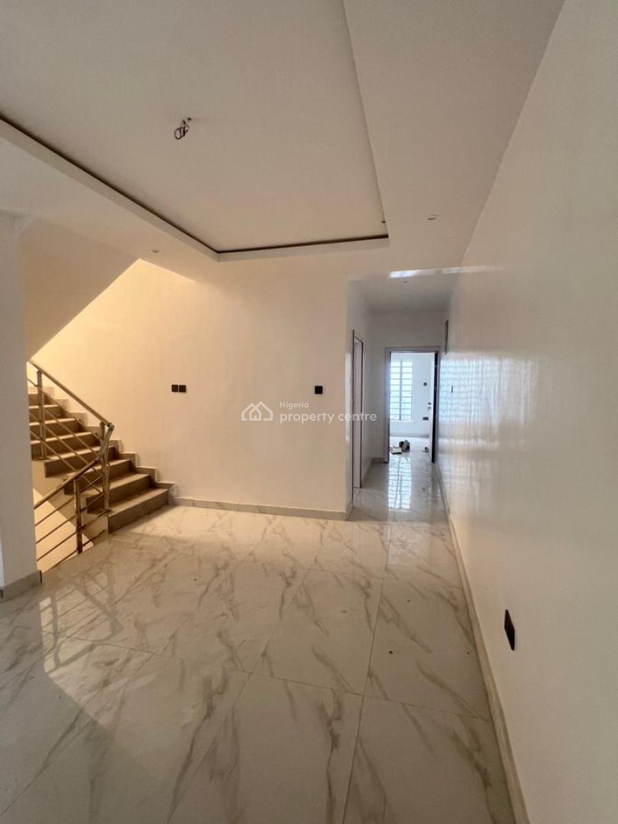 5 Bedrooms Semi Detached -duplex House with Bq, Gra Phase 1, Magodo, Lagos, Semi-detached Duplex for Sale