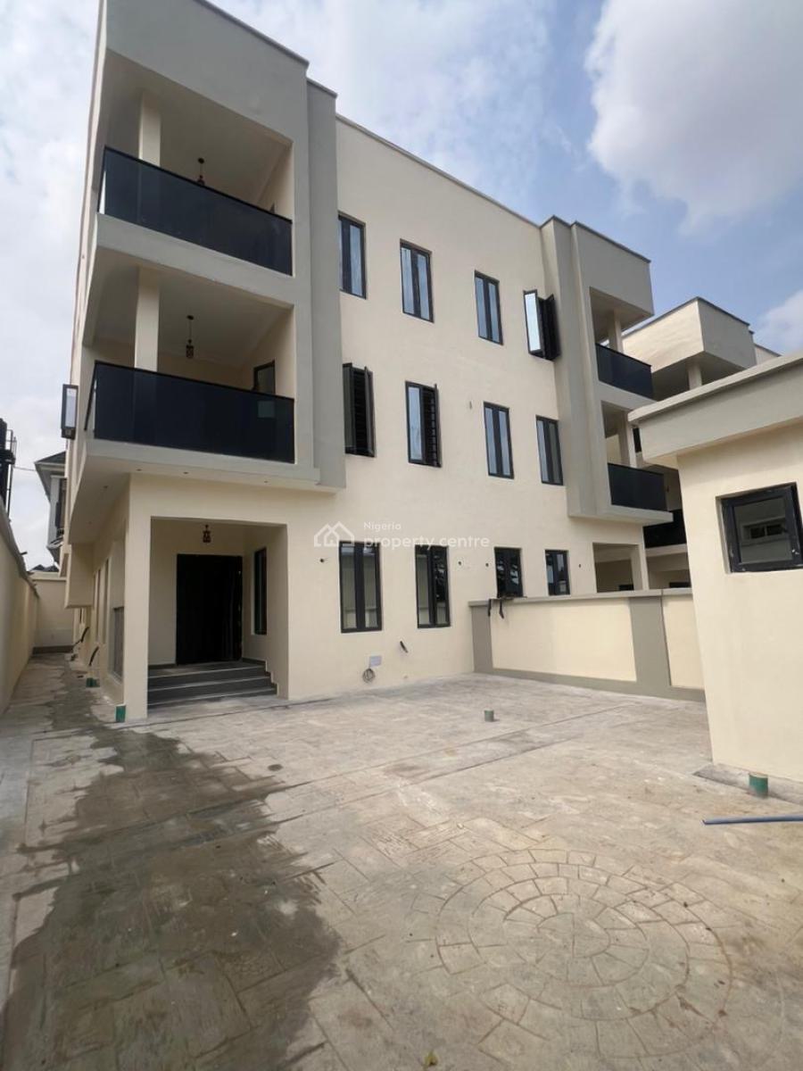 5 Bedrooms Semi Detached -duplex House with Bq, Gra Phase 1, Magodo, Lagos, Semi-detached Duplex for Sale