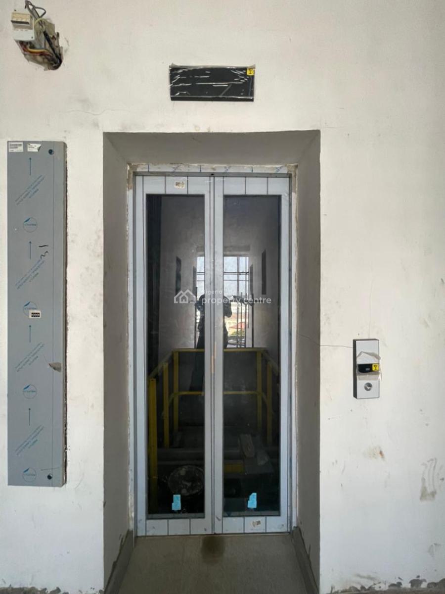 a High-end and Exquisitely Finished 4-bedrooms Penthouse, Ikeja Gra, Ikeja, Lagos, Block of Flats for Sale