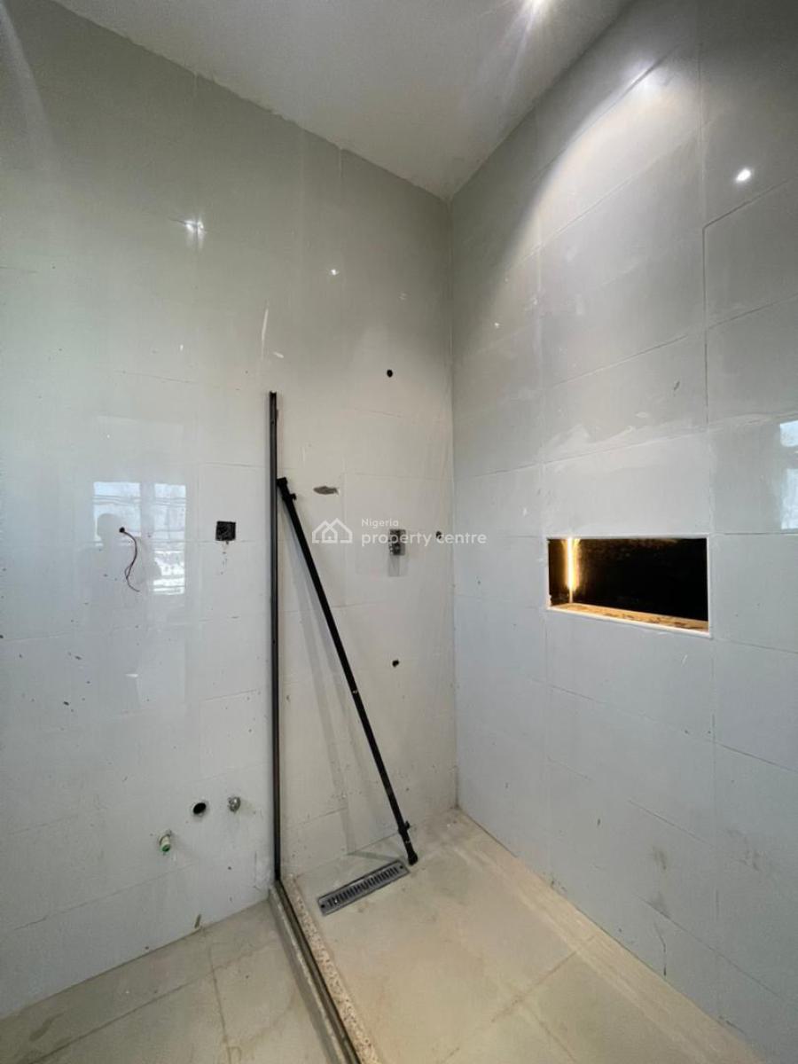 a High-end and Exquisitely Finished 4-bedrooms Penthouse, Ikeja Gra, Ikeja, Lagos, Block of Flats for Sale