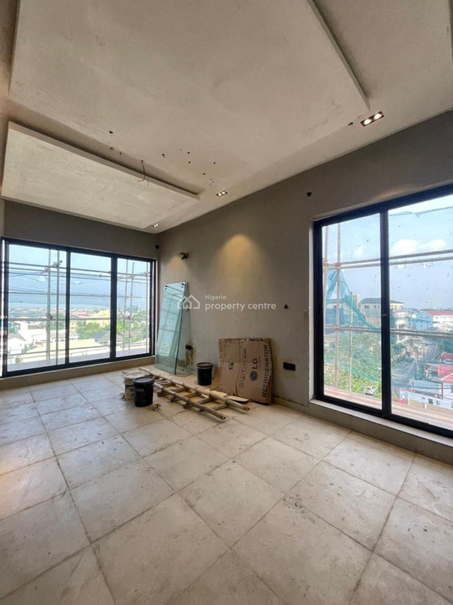 a High-end and Exquisitely Finished 4-bedrooms Penthouse, Ikeja Gra, Ikeja, Lagos, Block of Flats for Sale