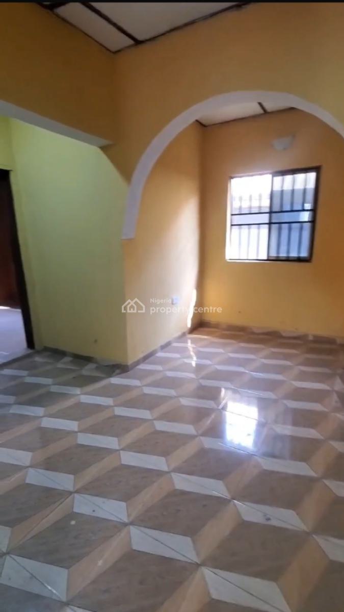 Newly Built 2 Bedroom Flat En-suite at Eruwen, Ikorodu, Eruwen, Ikorodu, Lagos, Flat / Apartment for Rent