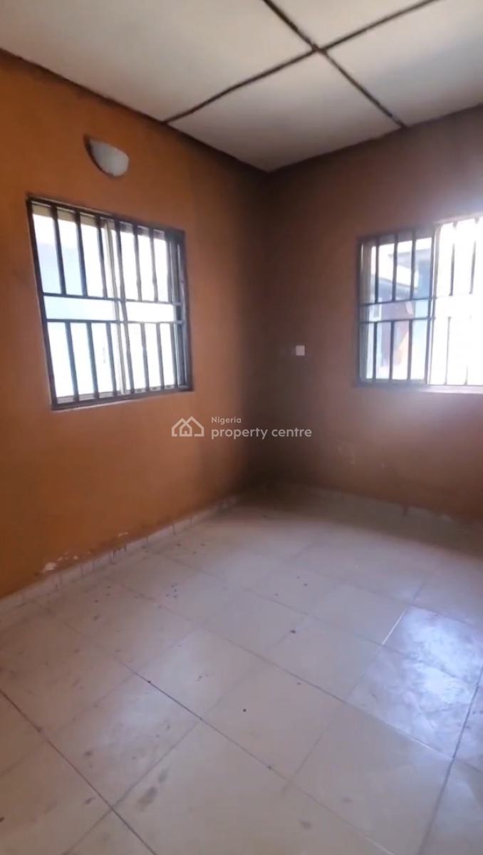 Newly Built 2 Bedroom Flat En-suite at Eruwen, Ikorodu, Eruwen, Ikorodu, Lagos, Flat / Apartment for Rent