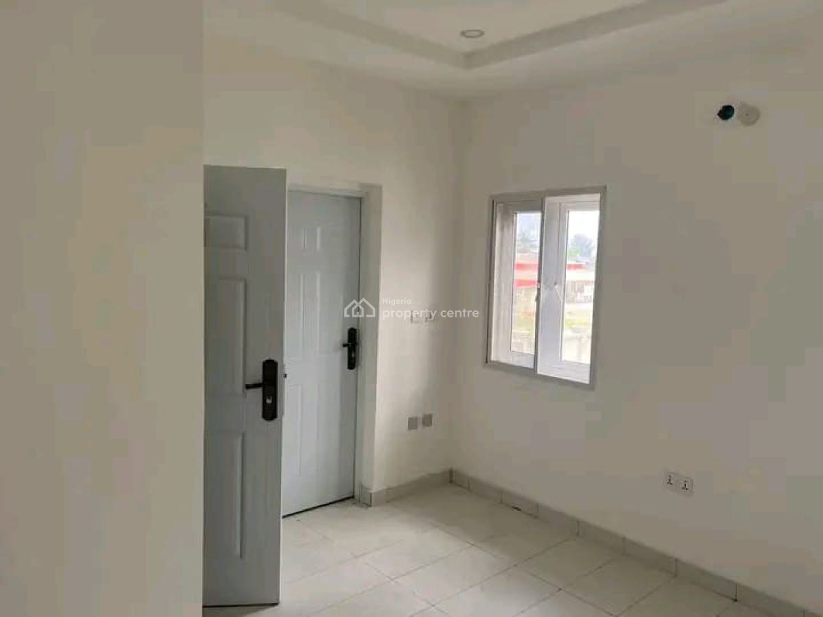3 Bedrooms Semi Detached  Bungalow Self Compound, Abraham Adesanya Estate, Ajah, Lagos, Semi-detached Bungalow for Rent