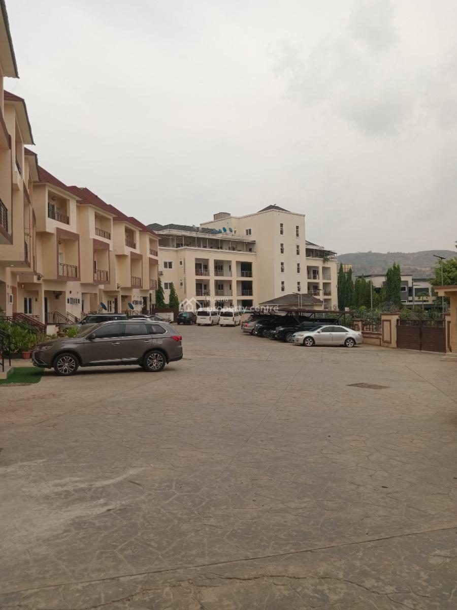 a Well-built Serviced 4-bedroom Terrace Duplex + 1 Bq, Diplomatic Zone, Katampe Extension, Katampe, Abuja, Terraced Duplex for Rent