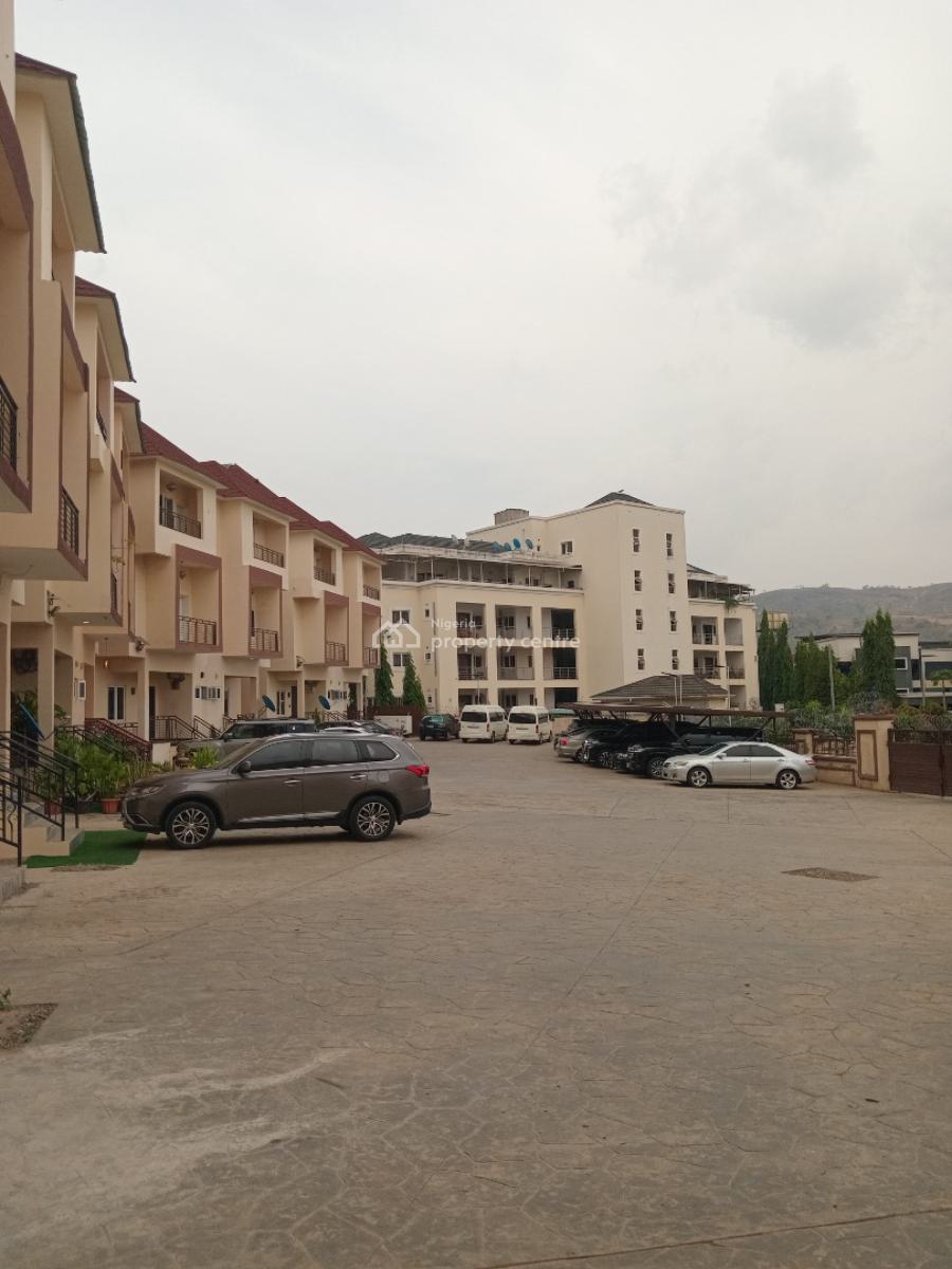 a Well-built Serviced 4-bedroom Terrace Duplex + 1 Bq, Diplomatic Zone, Katampe Extension, Katampe, Abuja, Terraced Duplex for Rent