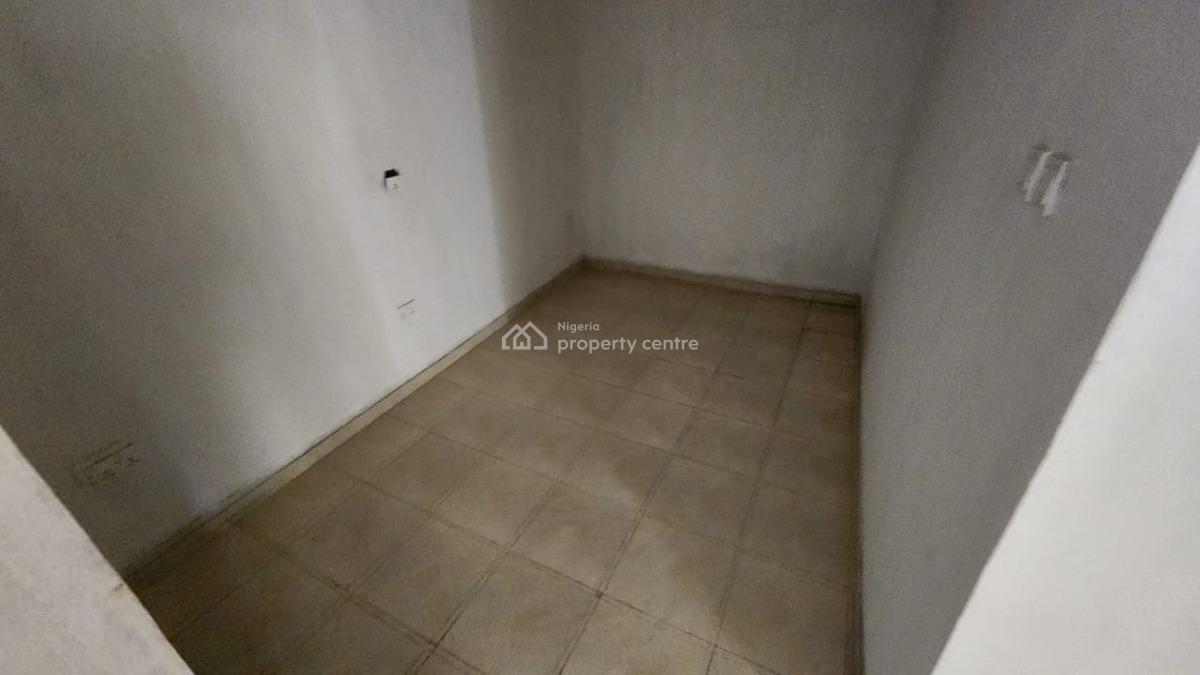 Spacious 3 Bedroom Terrace with Bq, Lafiaji, Orchid Road, Ikota, Lekki, Lagos, Terraced Duplex for Rent