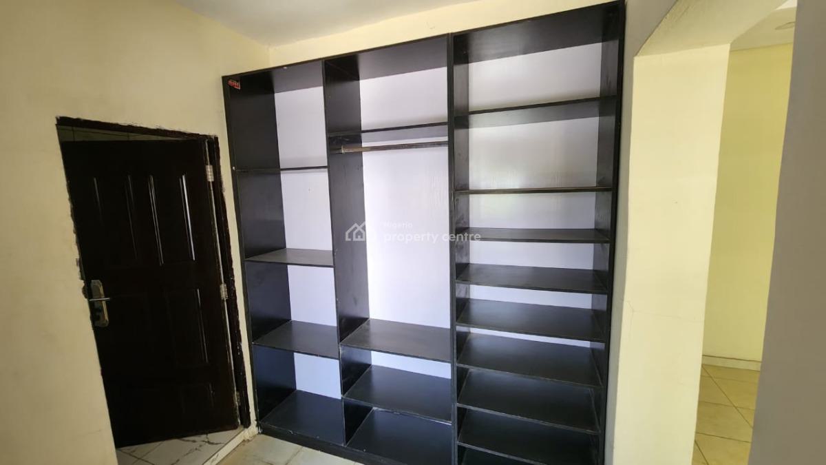 Spacious 3 Bedroom Terrace with Bq, Lafiaji, Orchid Road, Ikota, Lekki, Lagos, Terraced Duplex for Rent