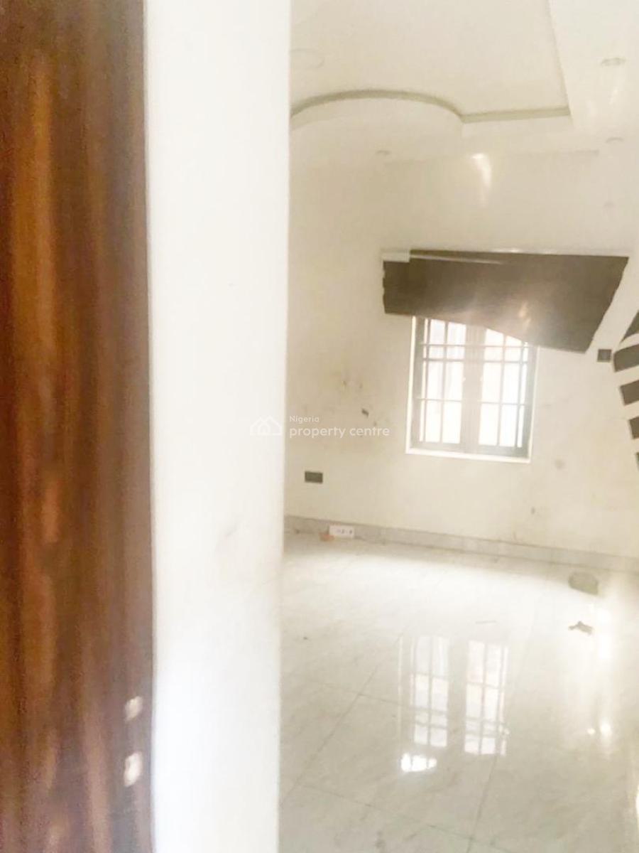 Well Maintained 2bedroom Apartment, Omole Phase 2 Extension, Omole Phase 2, Ikeja, Lagos, Flat / Apartment for Rent