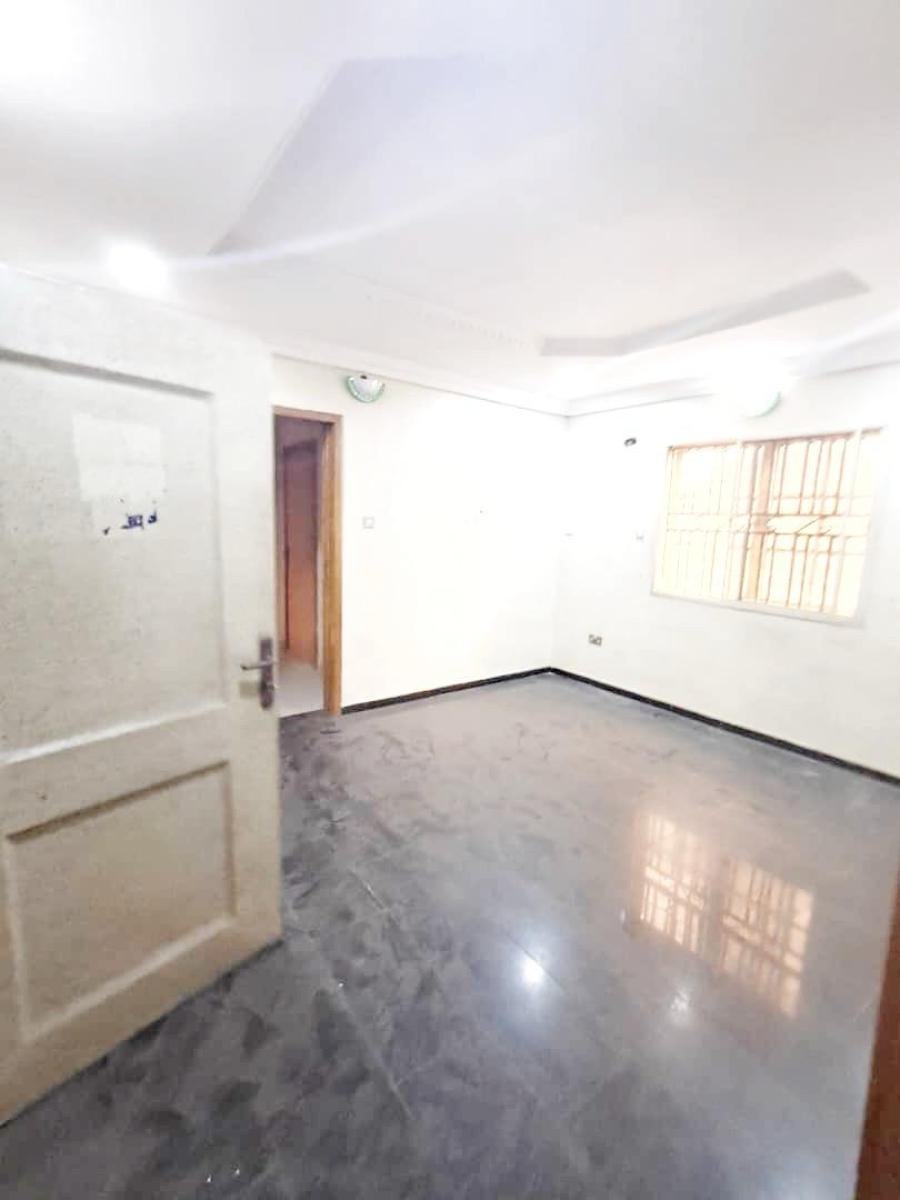 Well Maintained  3bedroom Apartment, Gra Phase 2, Magodo, Lagos, Flat / Apartment for Rent