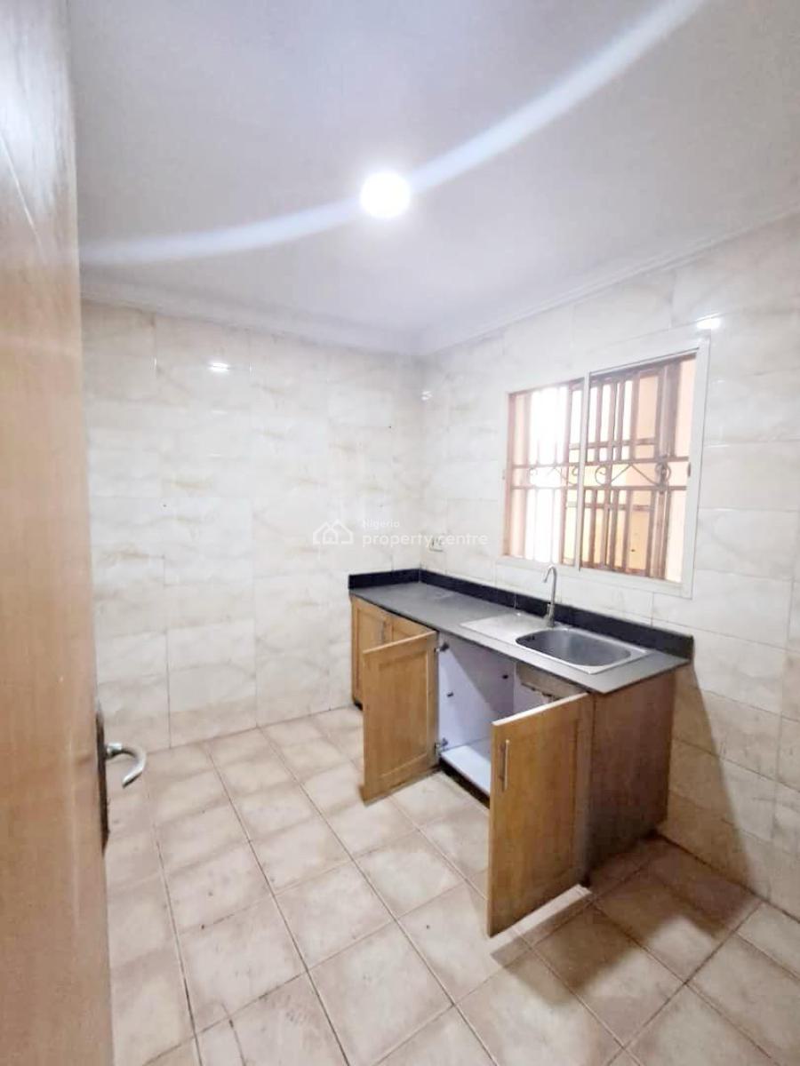 Well Maintained  3bedroom Apartment, Gra Phase 2, Magodo, Lagos, Flat / Apartment for Rent