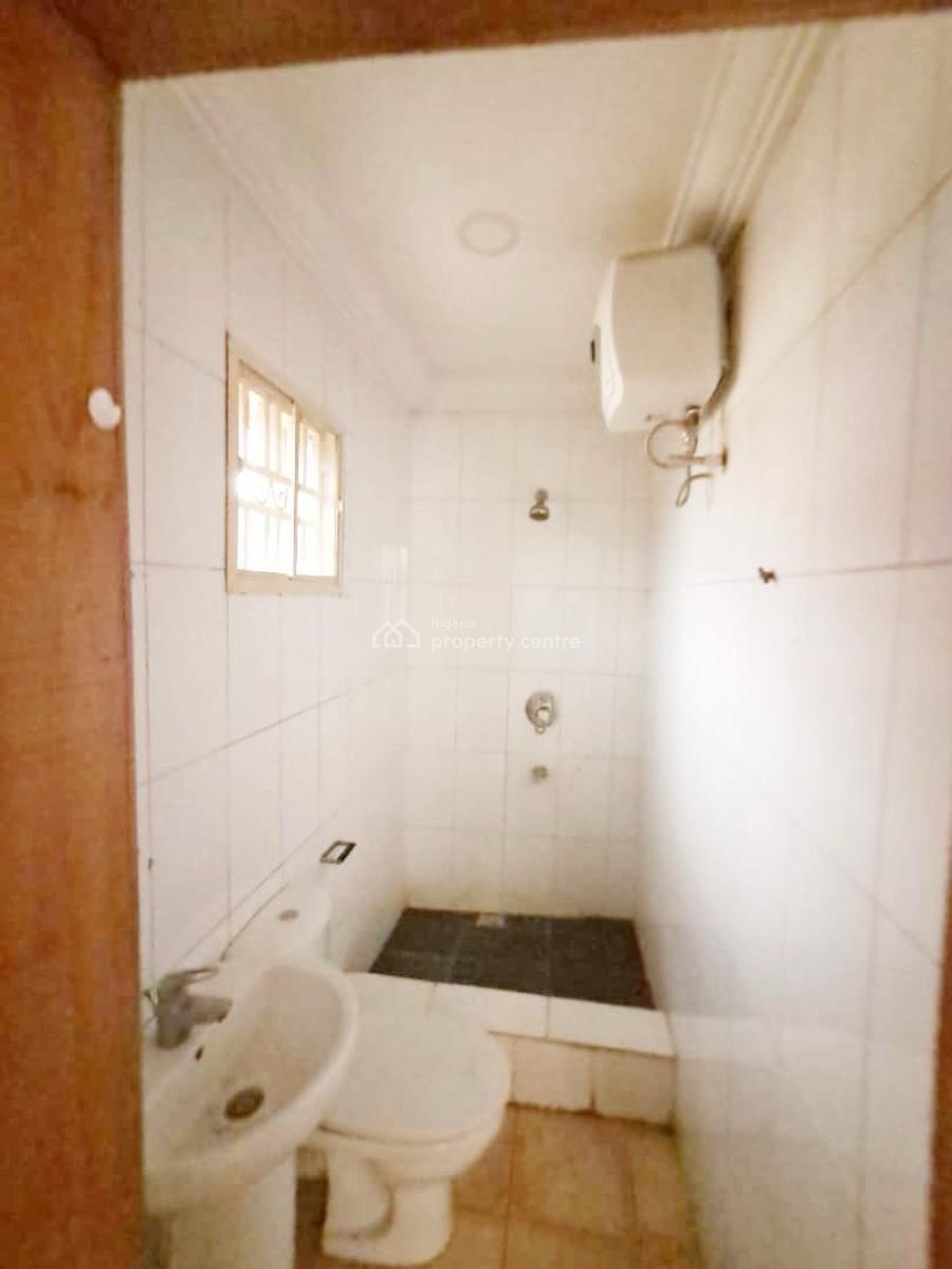 Well Maintained  3bedroom Apartment, Gra Phase 2, Magodo, Lagos, Flat / Apartment for Rent