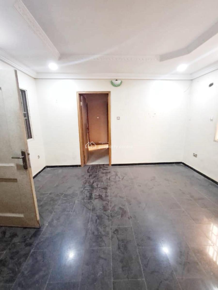 Well Maintained  3bedroom Apartment, Gra Phase 2, Magodo, Lagos, Flat / Apartment for Rent