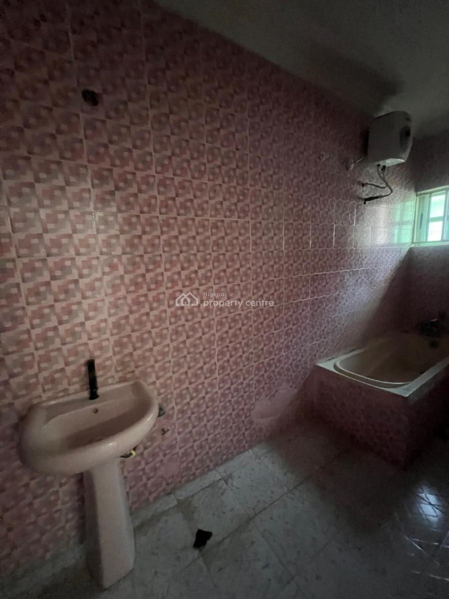 Standard 3 Bedroom in a Secured Neighborhood, Ologolo, Ologolo, Lekki, Lagos, Flat / Apartment for Rent