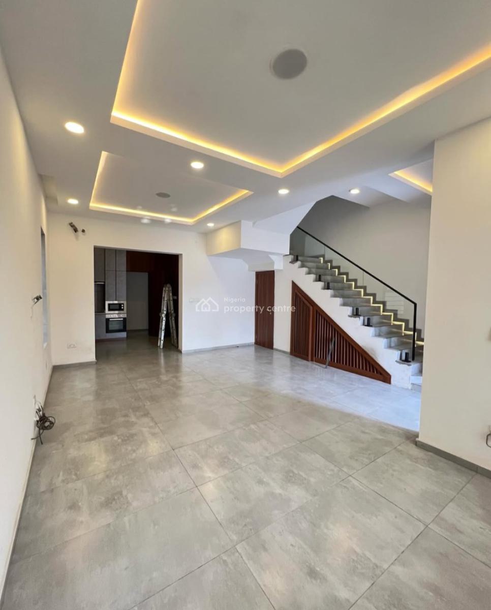 Self-serviced and Self-compound and Come with Your Own Generator 4 Bed, Lekki Phase 1, Lekki, Lagos, House for Rent