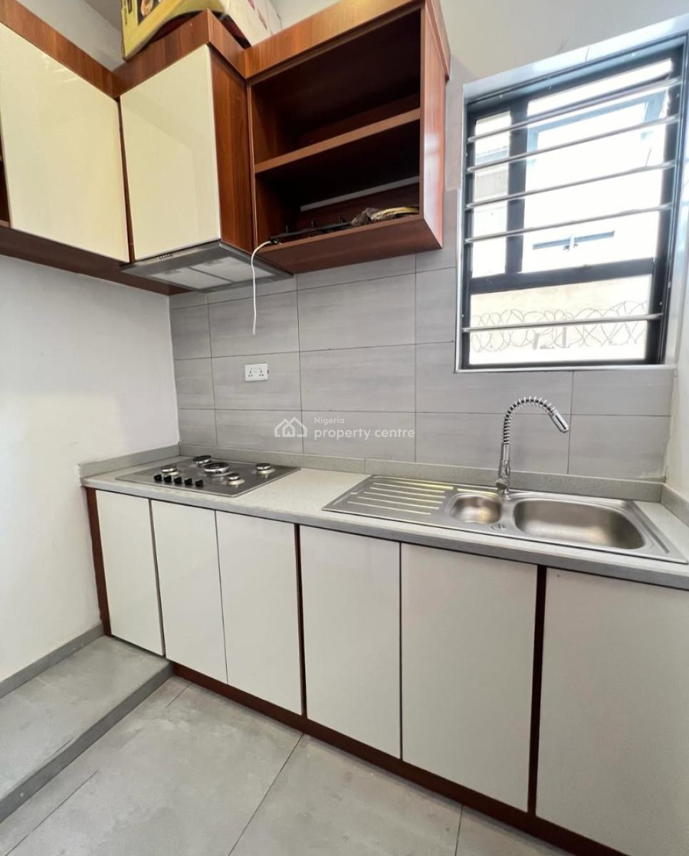 Self-serviced and Self-compound and Come with Your Own Generator 4 Bed, Lekki Phase 1, Lekki, Lagos, House for Rent