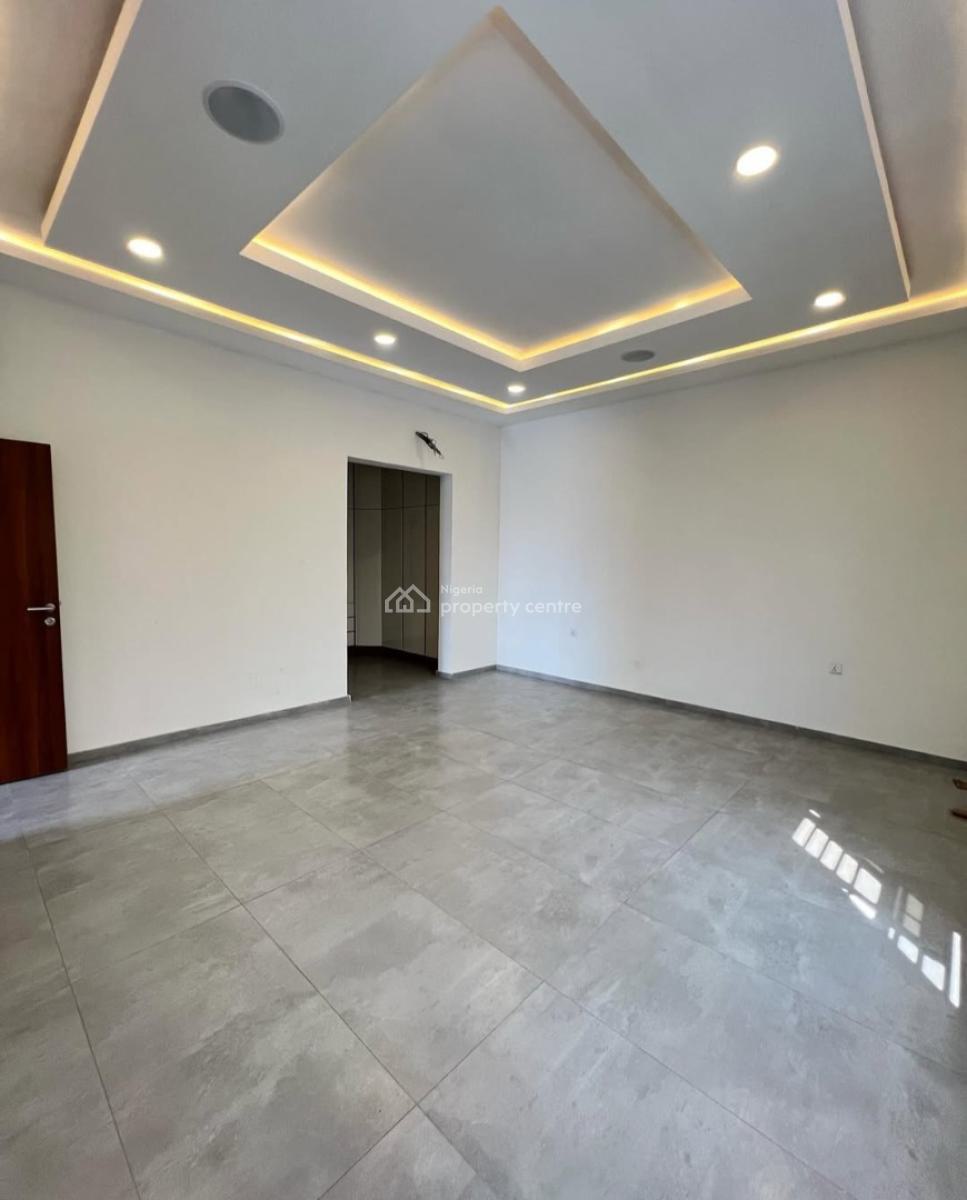 Self-serviced and Self-compound and Come with Your Own Generator 4 Bed, Lekki Phase 1, Lekki, Lagos, House for Rent