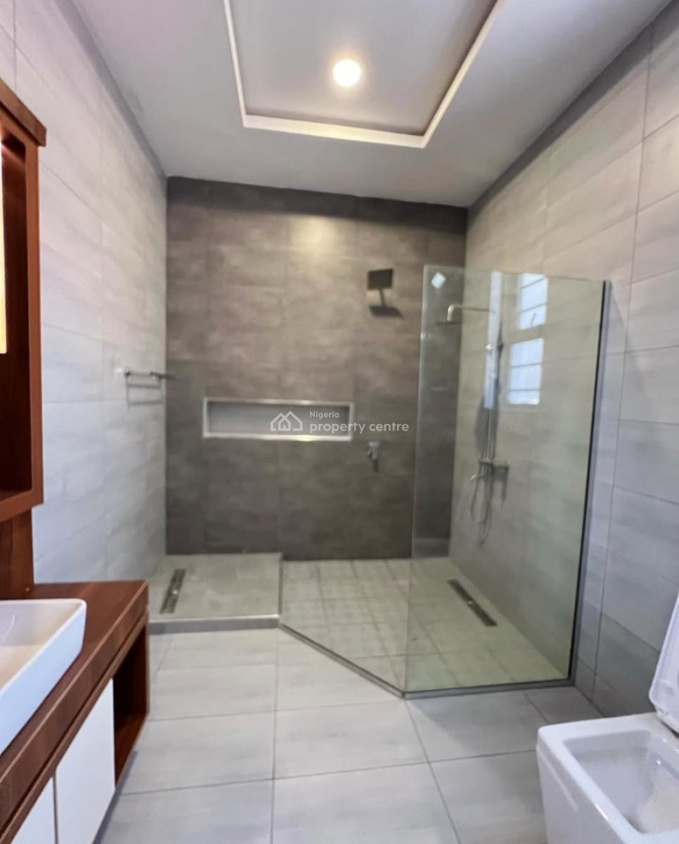 Self-serviced and Self-compound and Come with Your Own Generator 4 Bed, Lekki Phase 1, Lekki, Lagos, House for Rent