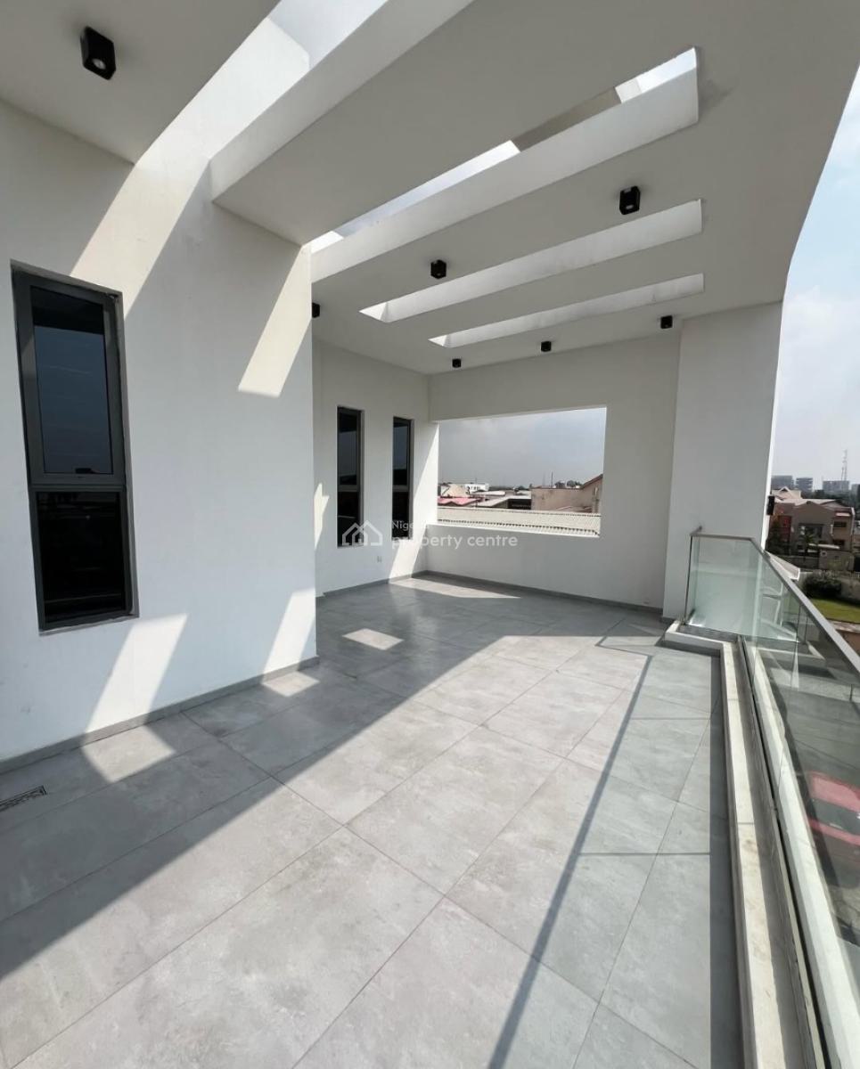 Self-serviced and Self-compound and Come with Your Own Generator 4 Bed, Lekki Phase 1, Lekki, Lagos, House for Rent