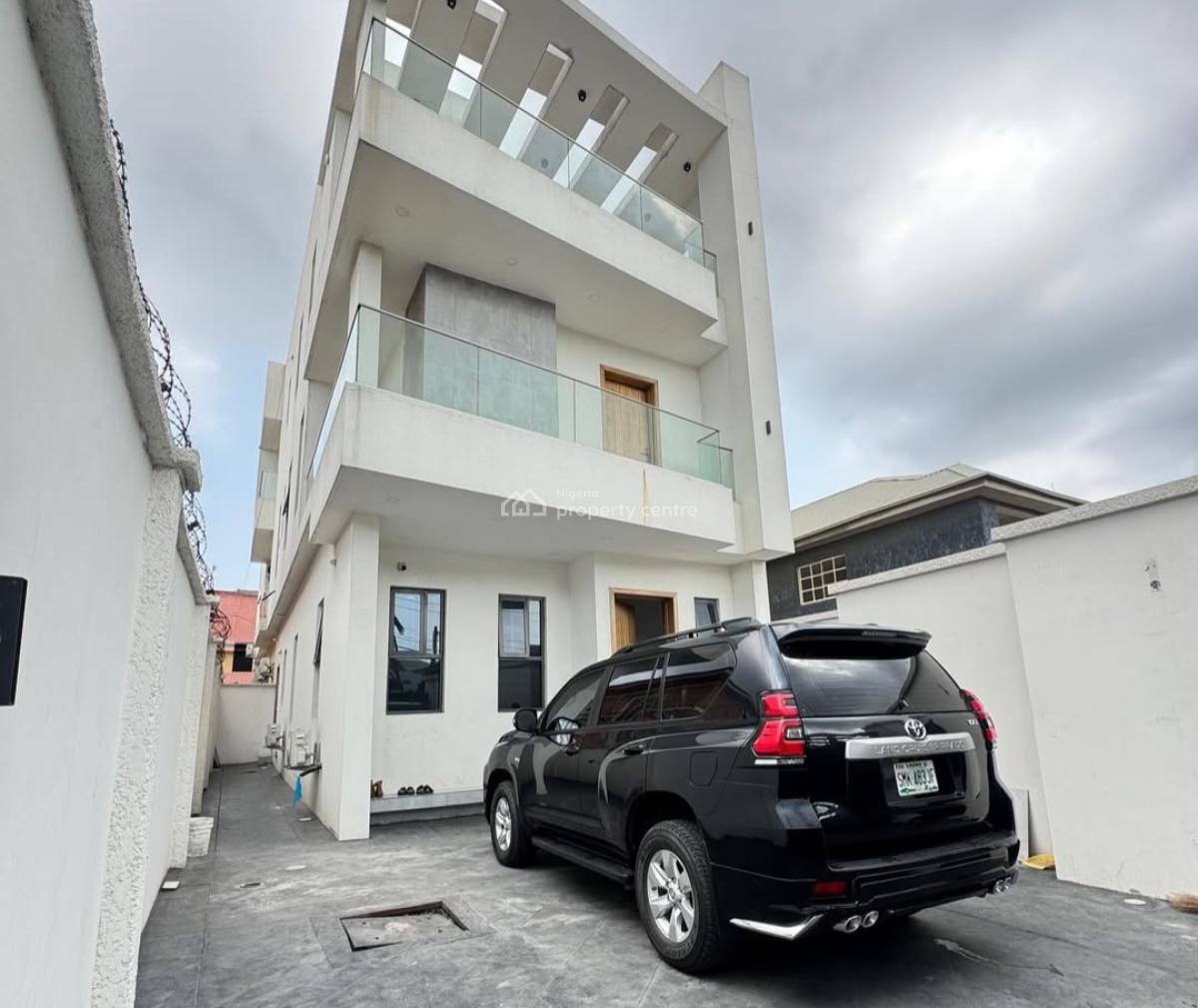 Self-serviced and Self-compound and Come with Your Own Generator 4 Bed, Lekki Phase 1, Lekki, Lagos, House for Rent