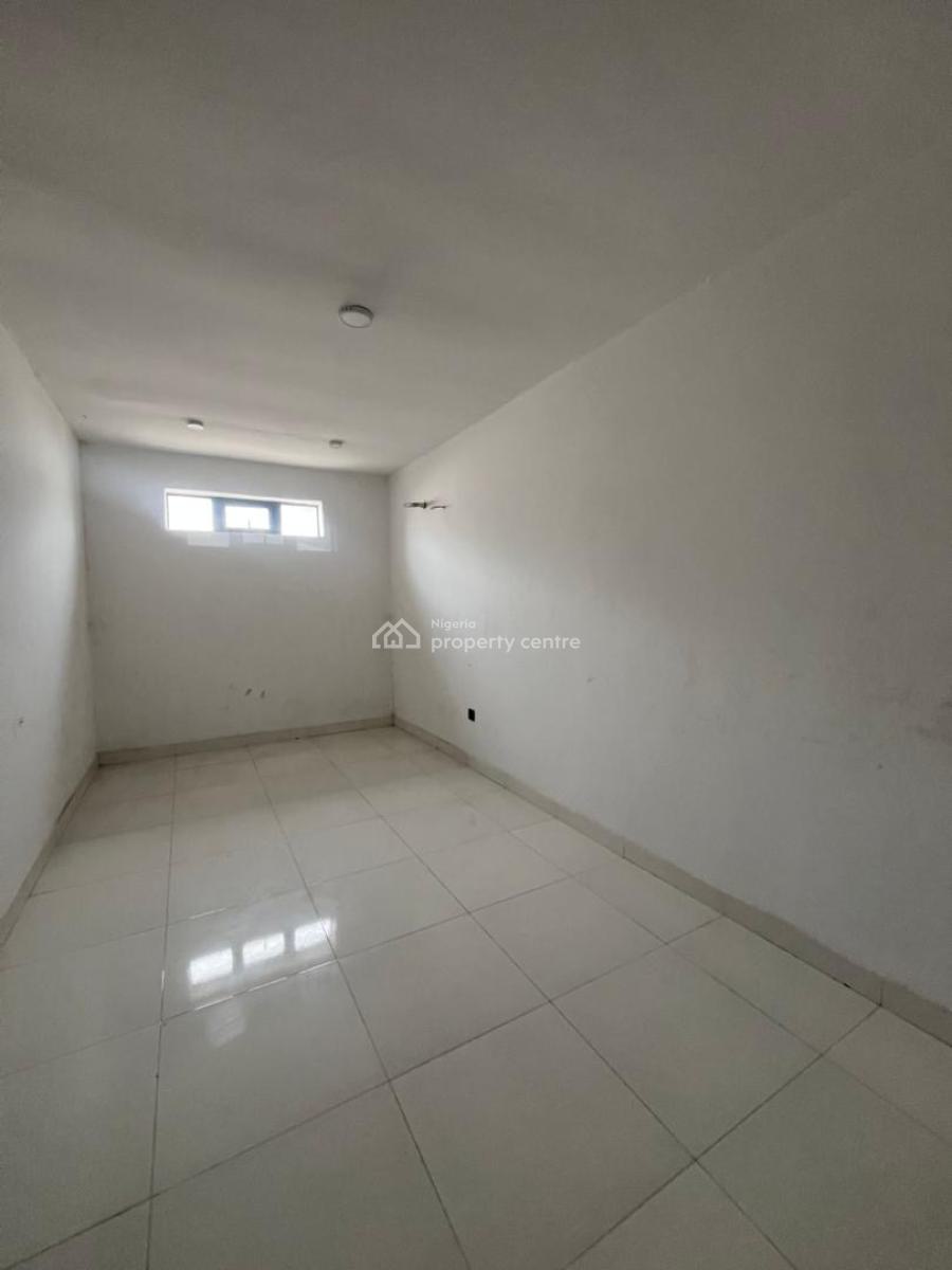 Shop Space Available at Ologolo, Ologolo, Lekki, Lagos, Shop for Rent