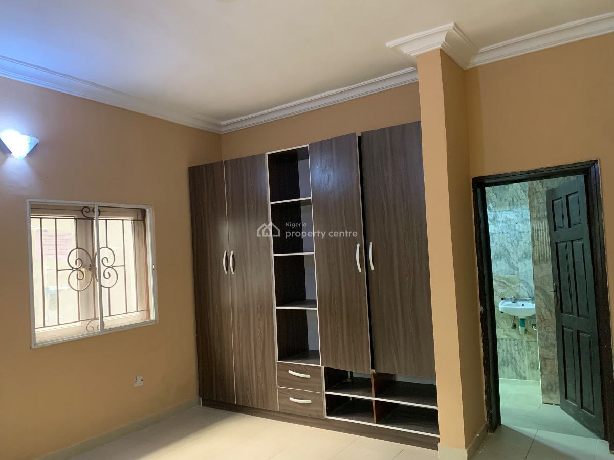 Spacious Clean Standard and Luxurious 3bedroom Apartment in an Estate, Chevron, Lekki, Lagos, Flat / Apartment for Rent