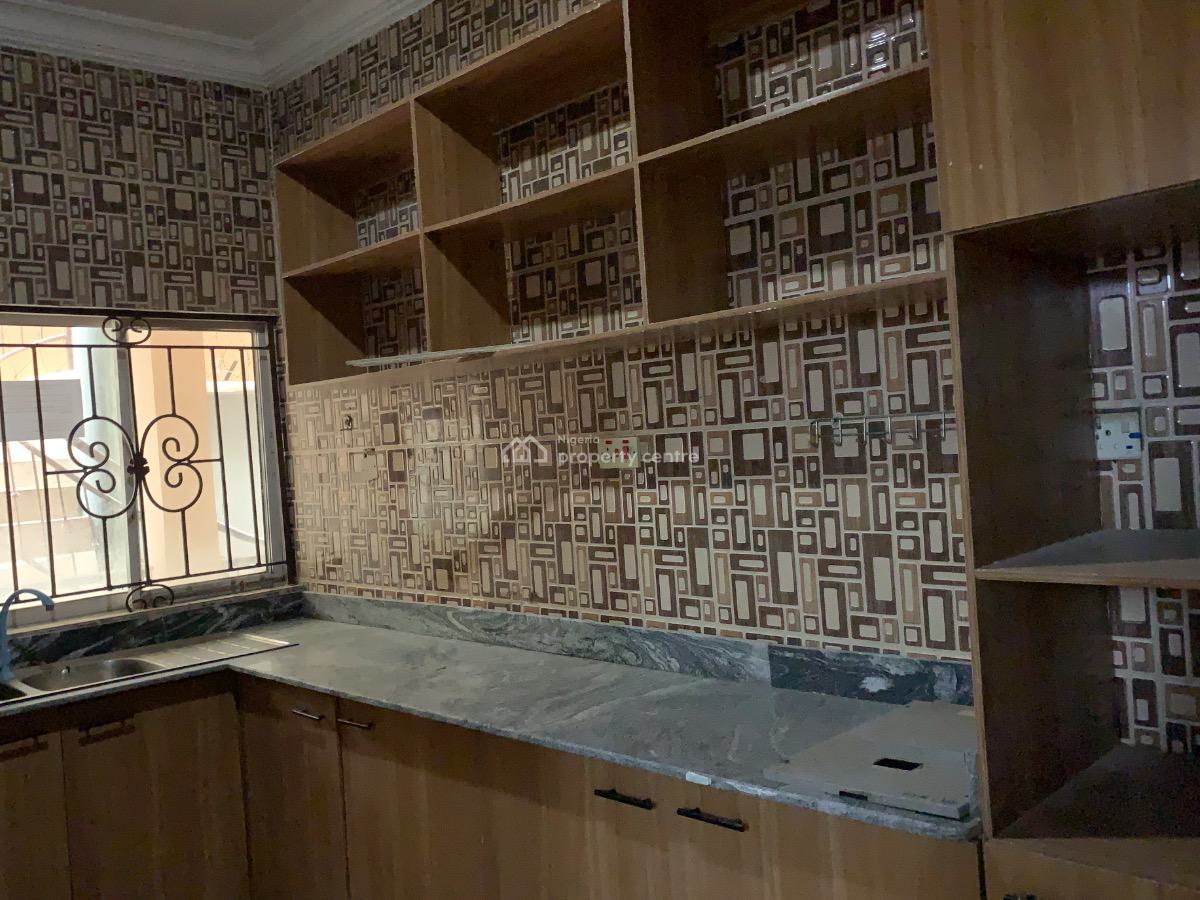 Spacious Clean Standard and Luxurious 3bedroom Apartment in an Estate, Chevron, Lekki, Lagos, Flat / Apartment for Rent