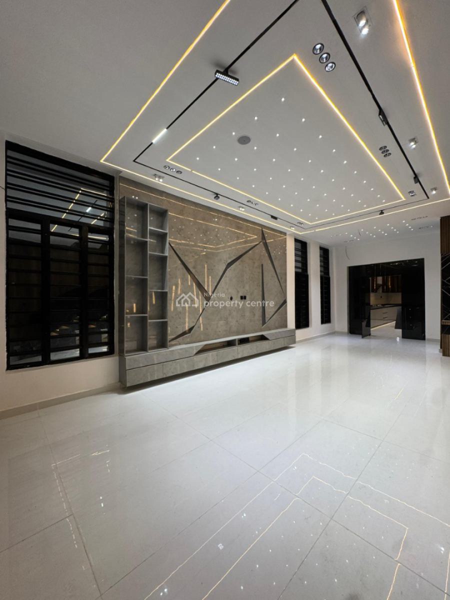 Magnificent 5  Beds with a Private Pool, Chevron Drive, Lekki, Lagos, Detached Duplex for Sale