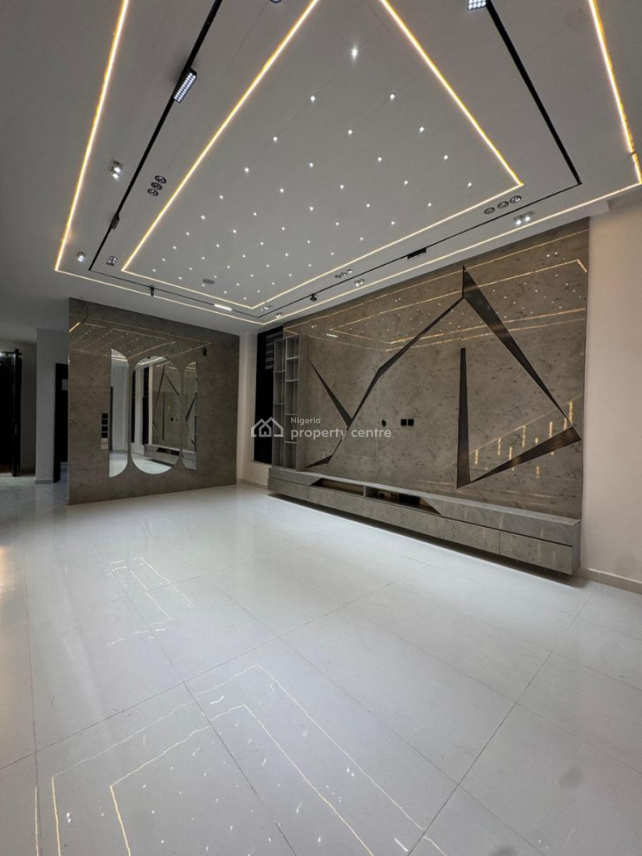 Magnificent 5  Beds with a Private Pool, Chevron Drive, Lekki, Lagos, Detached Duplex for Sale