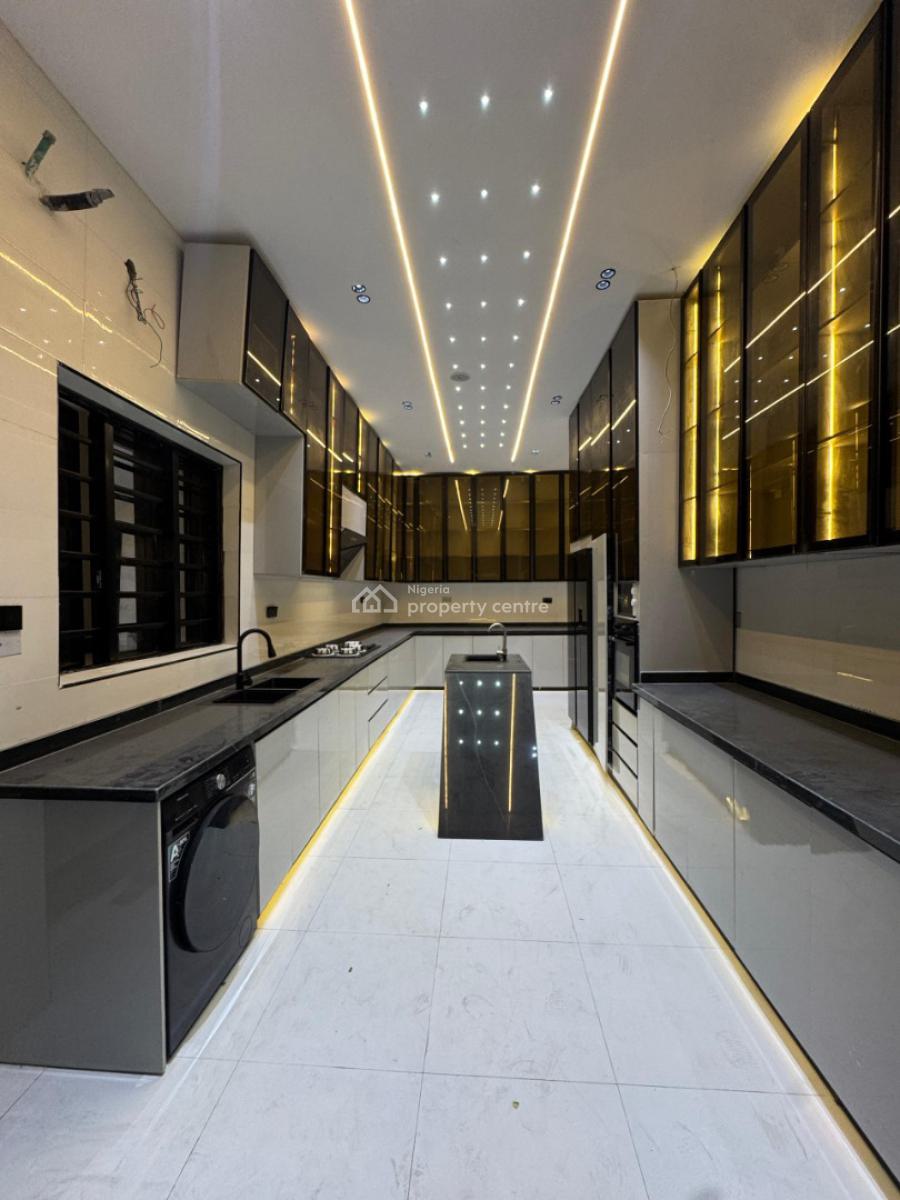 Magnificent 5  Beds with a Private Pool, Chevron Drive, Lekki, Lagos, Detached Duplex for Sale