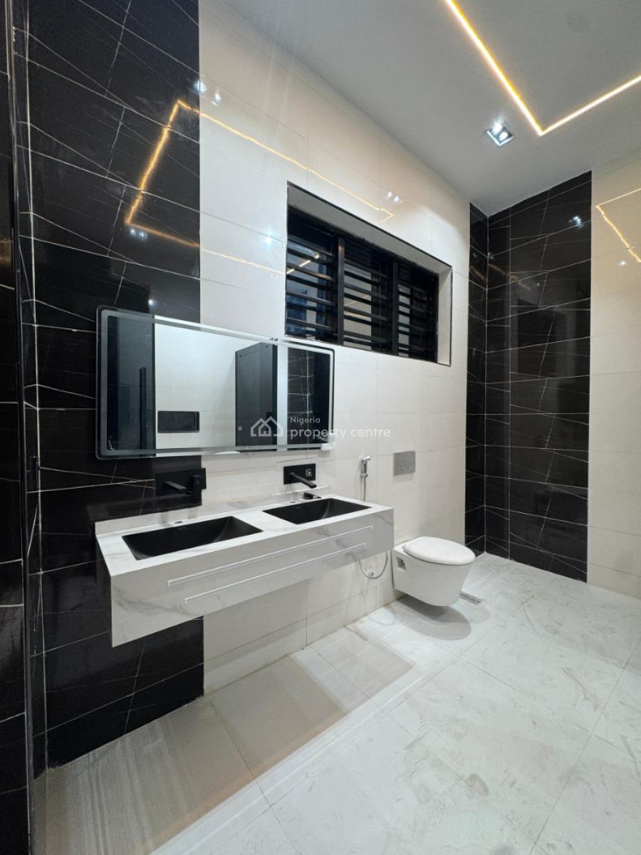 Magnificent 5  Beds with a Private Pool, Chevron Drive, Lekki, Lagos, Detached Duplex for Sale