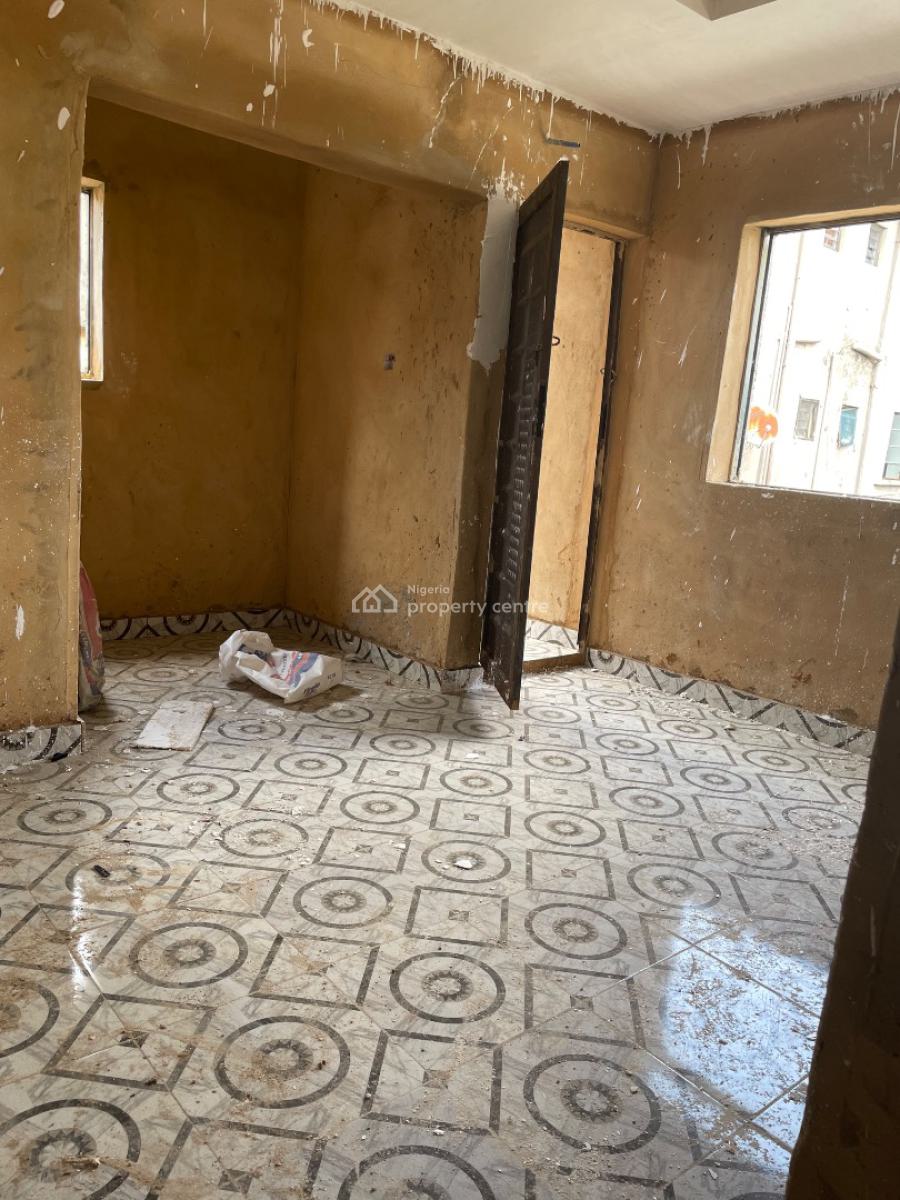 Room Self Contain, Fadeyi Bus Stop, Fadeyi, Shomolu, Lagos, Self Contain (single Rooms) for Rent