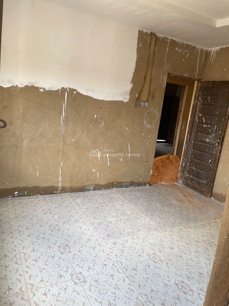 Room Self Contain, Fadeyi Bus Stop, Fadeyi, Shomolu, Lagos, Self Contain (single Rooms) for Rent