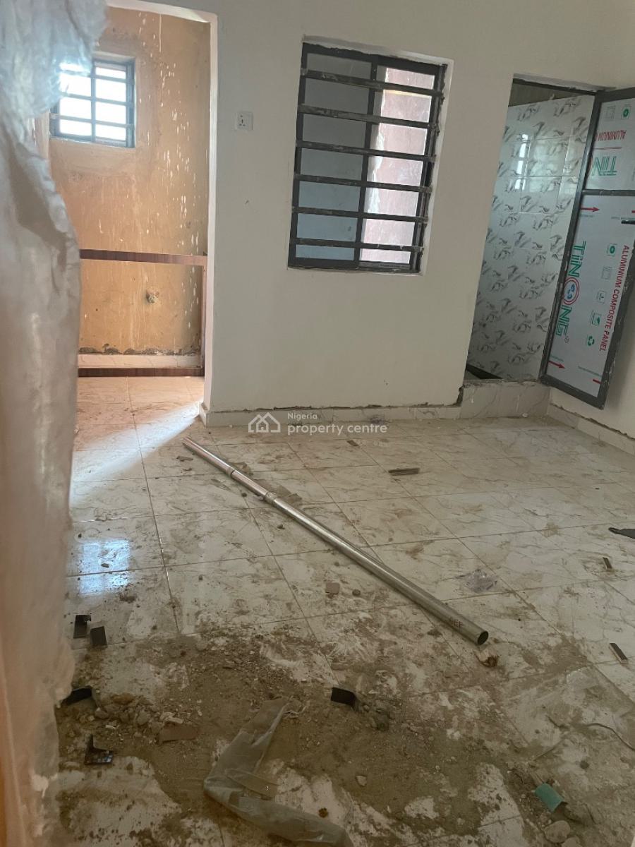 Room Self Contain, Pedro Road, Shomolu, Lagos, Self Contain (single Rooms) for Rent