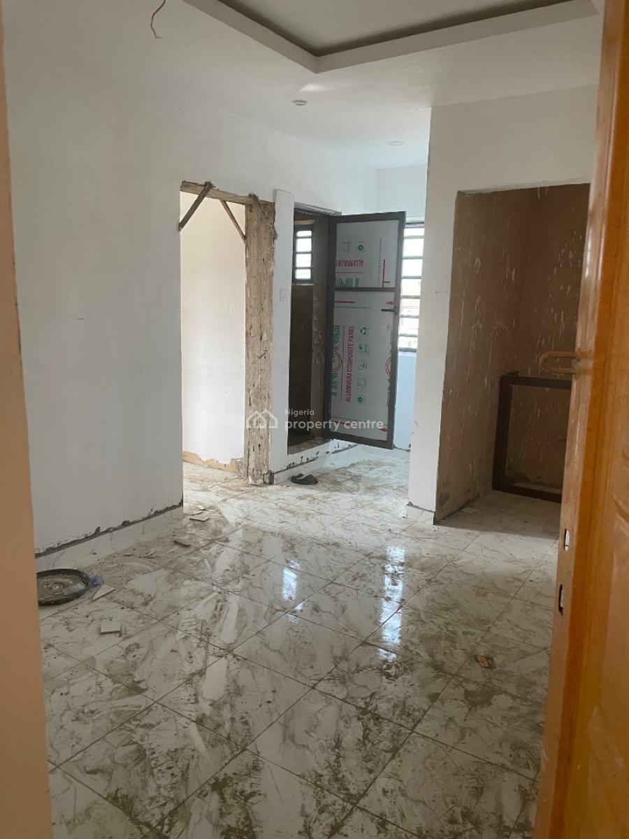 Room Self Contain, Pedro Road, Shomolu, Lagos, Self Contain (single Rooms) for Rent