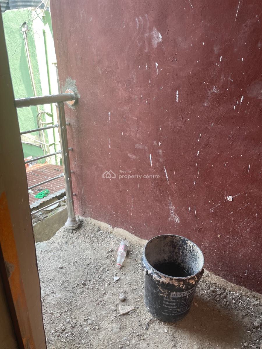 Room Self Contain, Pedro Road, Shomolu, Lagos, Self Contain (single Rooms) for Rent