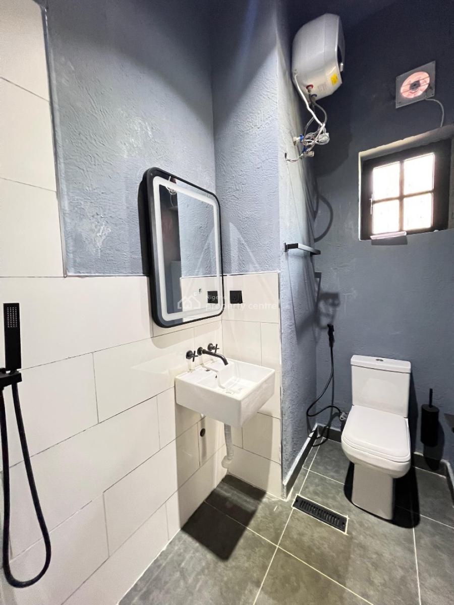 2 Bedroom Apartment with Elevator, Freedom Way, Lekki Phase 1, Lekki, Lagos, Flat / Apartment for Sale