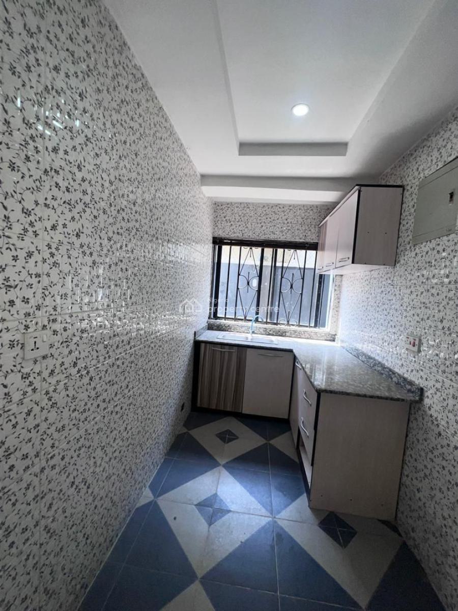 Clean Standard Ensuit 2 and 3 Bedroom Apt Up and Ground Floor, in a Serene Environment., Lekki Phase 1, Lekki, Lagos, Flat / Apartment for Rent