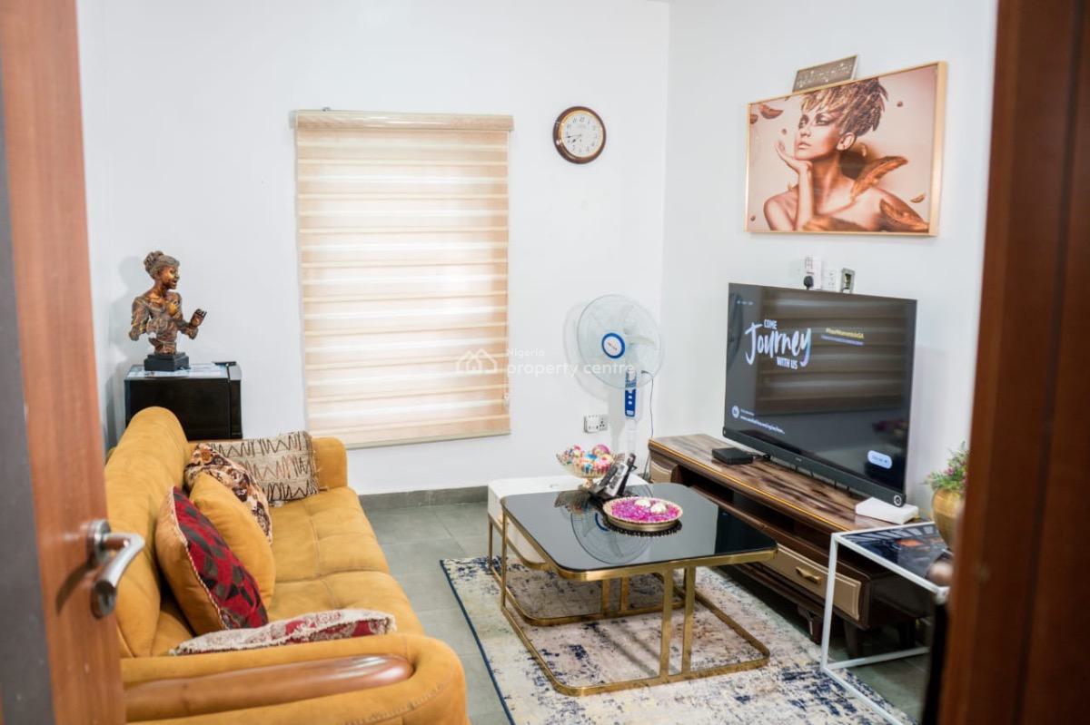 Fully Furnished 1 Bedroom Apartment, Ikota, Lekki, Lagos, Flat / Apartment for Sale