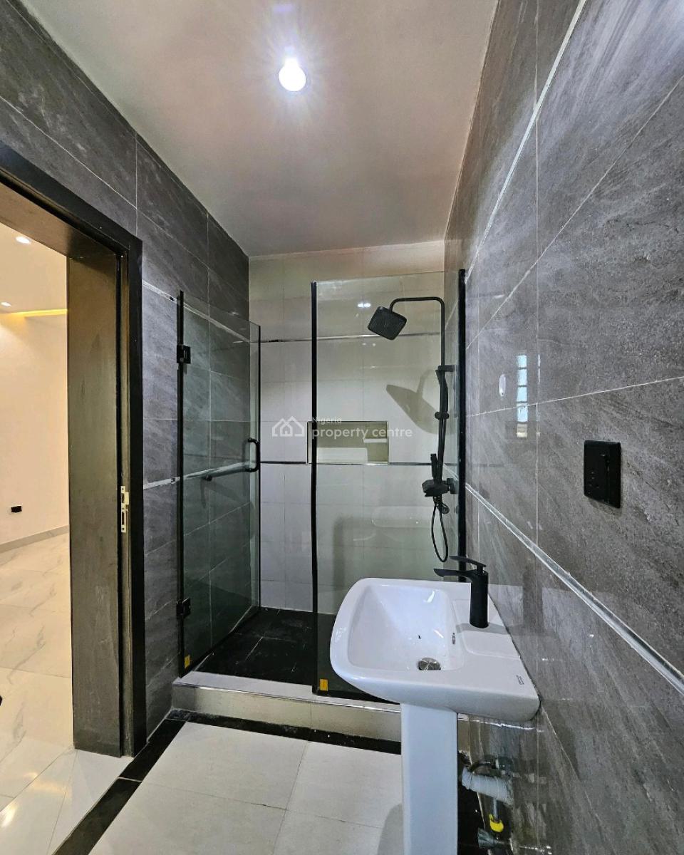 New Ensuit 3 Bedroom Luxury Apt + Bq Smart House with Pool/ Gym, in a Serene Environment, Lekki Phase 1, Lekki, Lagos, Flat / Apartment for Rent