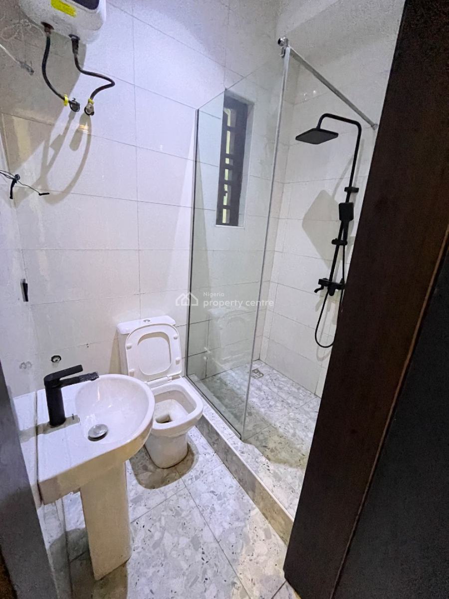 Spacious 2 Bedroom Apartment in a Secured and Flood Free Neighborhood, Ilasan, Ikate, Lekki, Lagos, Flat / Apartment for Rent