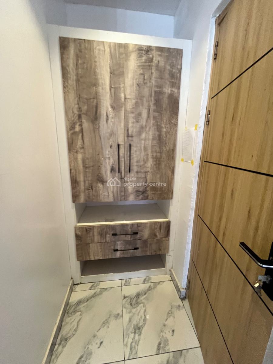 Spacious 2 Bedroom Apartment in a Secured and Flood Free Neighborhood, Ilasan, Ikate, Lekki, Lagos, Flat / Apartment for Rent