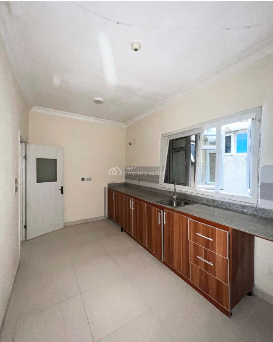 Massive 3 Bedroom Apartment in a Serene, Spar Road, Ikate, Lekki, Lagos, Flat / Apartment for Rent