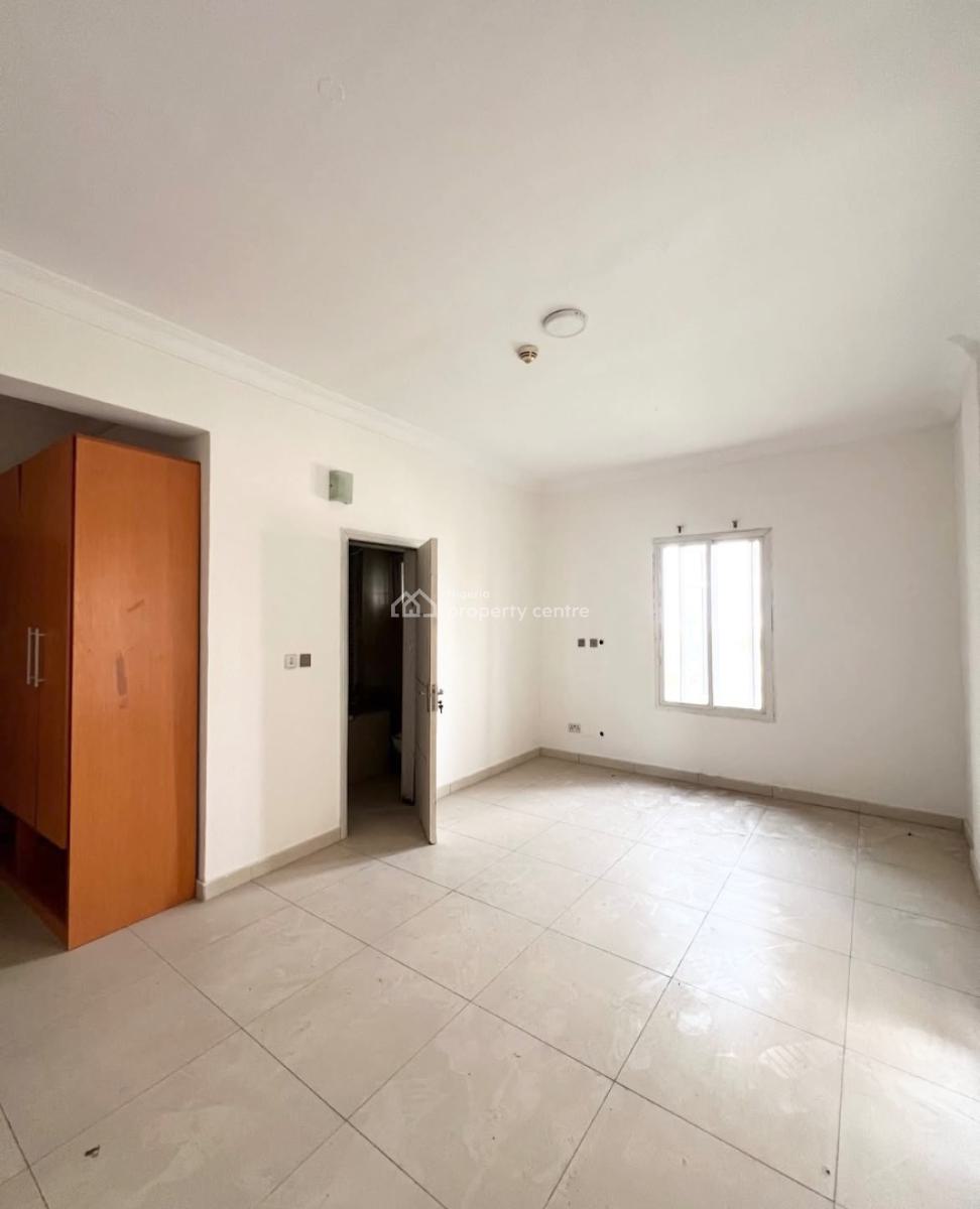 Massive 3 Bedroom Apartment in a Serene, Spar Road, Ikate, Lekki, Lagos, Flat / Apartment for Rent