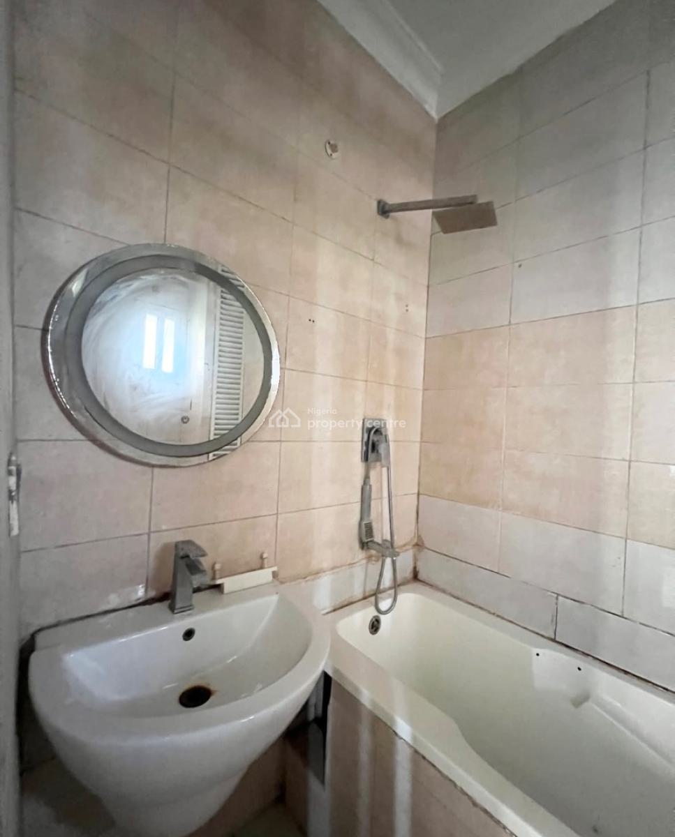 Massive 3 Bedroom Apartment in a Serene, Spar Road, Ikate, Lekki, Lagos, Flat / Apartment for Rent